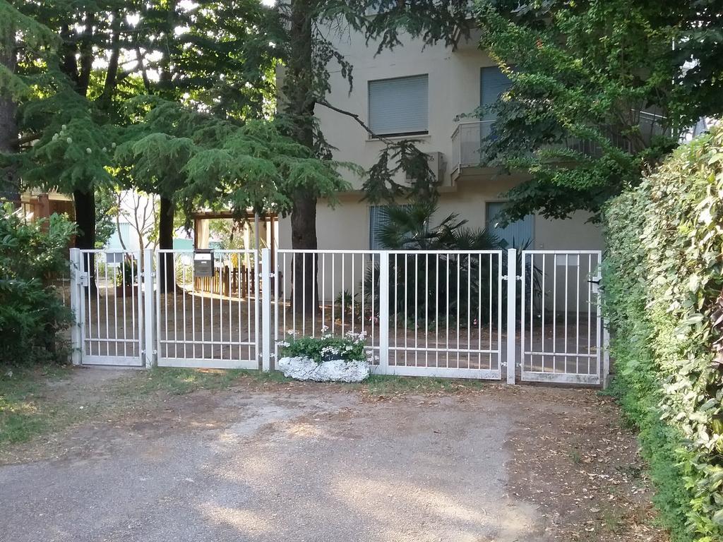 Casa Marialuigia - Appartamenti Solo Per Famiglie Лідо-ді-Єзоло Екстер'єр фото