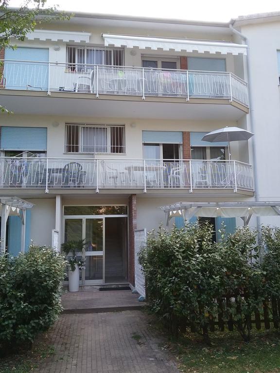 Casa Marialuigia - Appartamenti Solo Per Famiglie Лідо-ді-Єзоло Екстер'єр фото